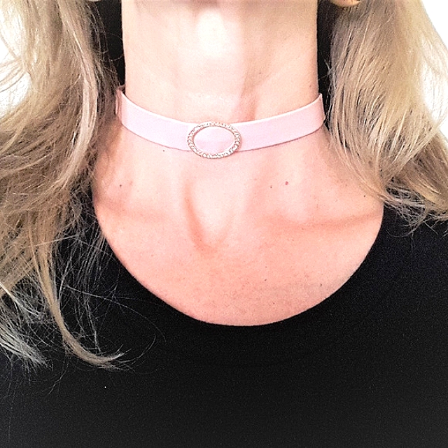 Pink Leatherette Crystal Circle Pendent Choker Necklace - One Size Fits Most